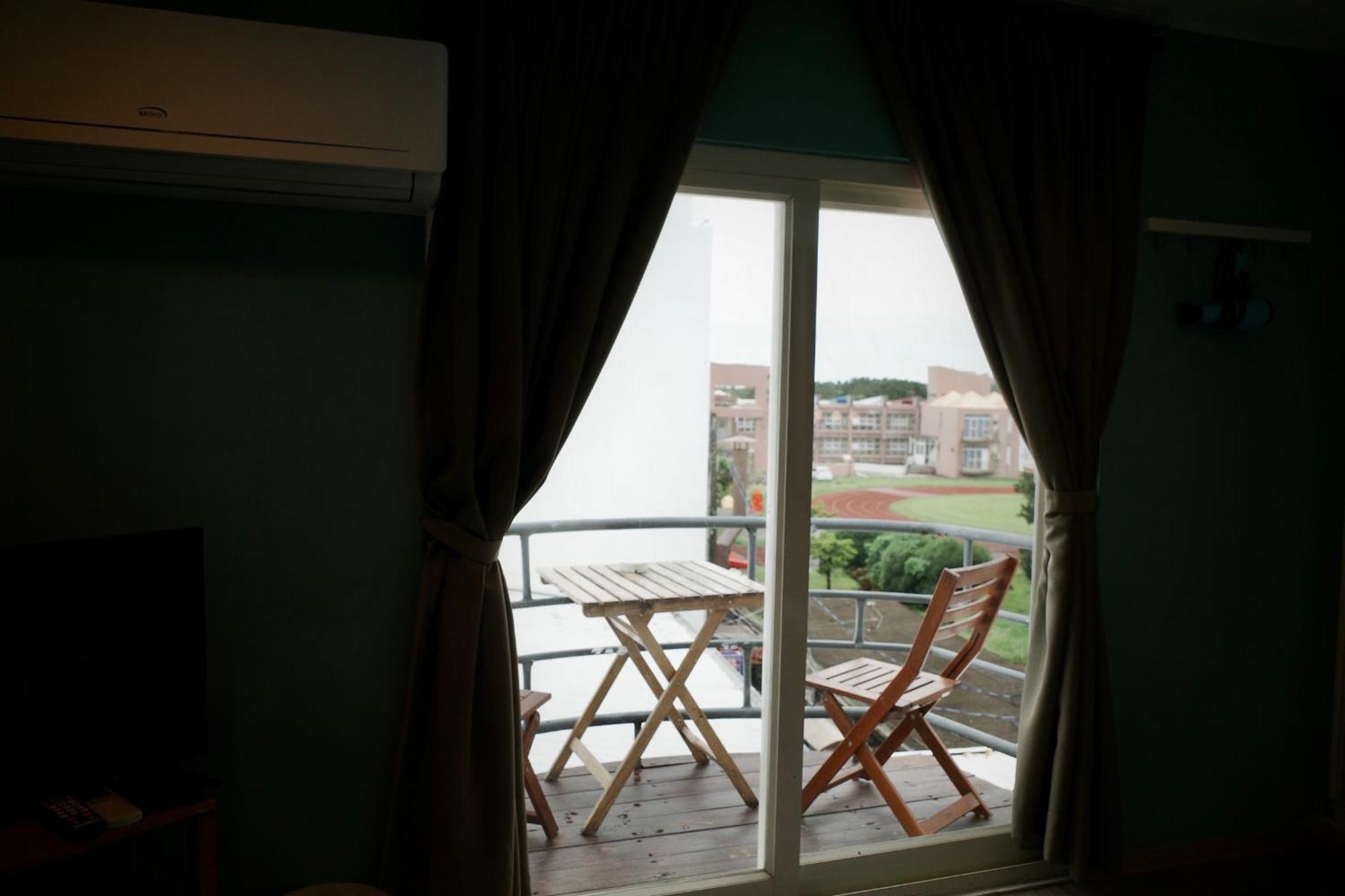 海中天旅店 Sea Of The World B&B Kenting Bagian luar foto